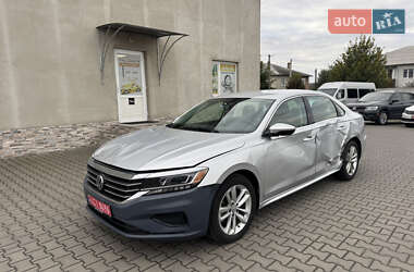 Седан Volkswagen Passat 2020 в Луцке