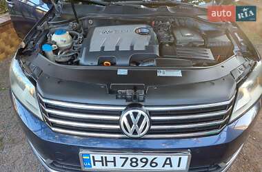 Універсал Volkswagen Passat 2012 в Одесі