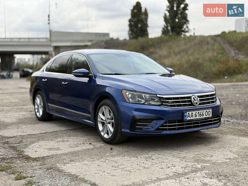 Седан Volkswagen Passat 2016 в Киеве