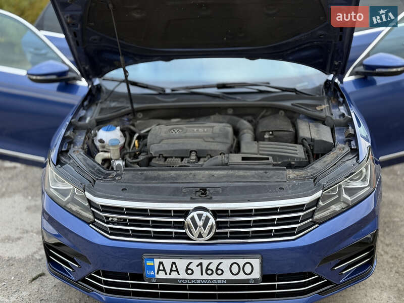 Седан Volkswagen Passat 2016 в Киеве