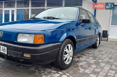 Седан Volkswagen Passat 1988 в Кременці