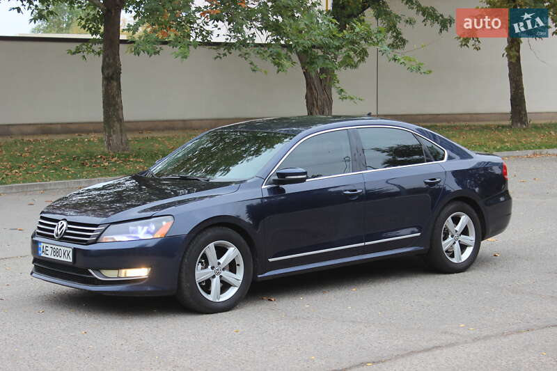 Седан Volkswagen Passat 2015 в Днепре