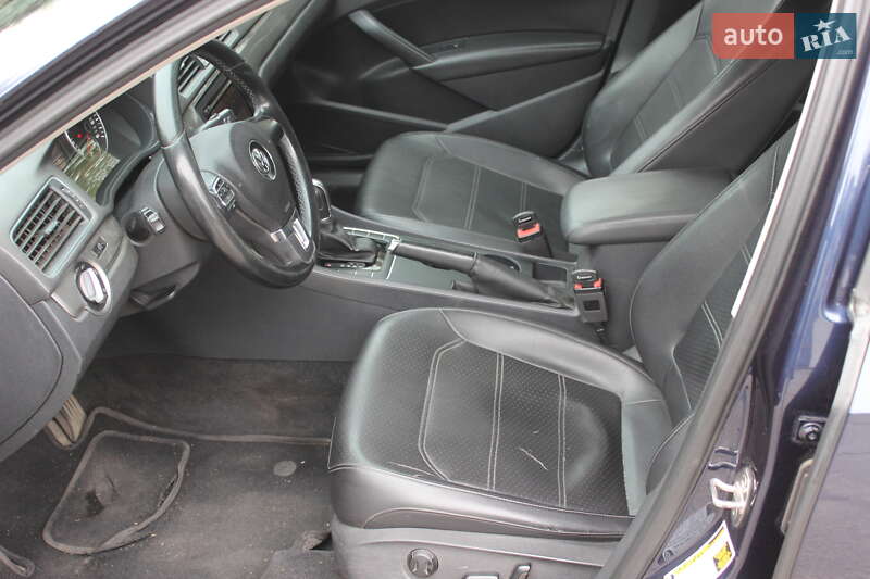 Седан Volkswagen Passat 2015 в Днепре
