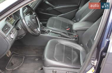 Седан Volkswagen Passat 2015 в 