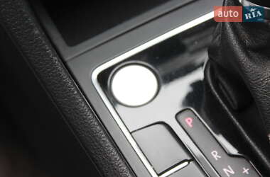 Седан Volkswagen Passat 2015 в 