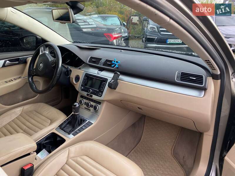 Универсал Volkswagen Passat 2013 в Львове