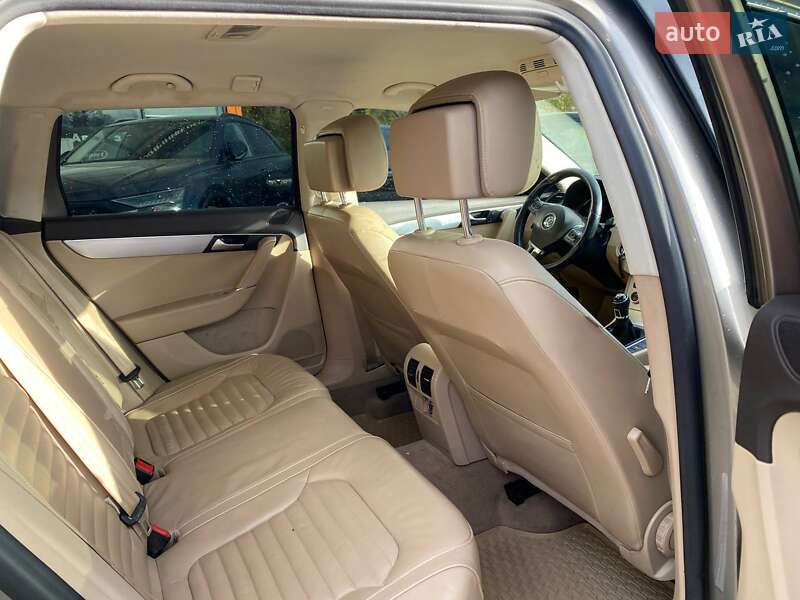 Универсал Volkswagen Passat 2013 в Львове