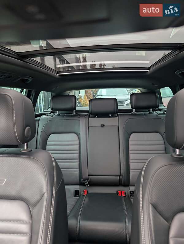 Универсал Volkswagen Passat 2018 в Киеве