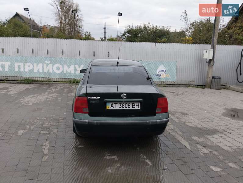 Седан Volkswagen Passat 1998 в Ивано-Франковске