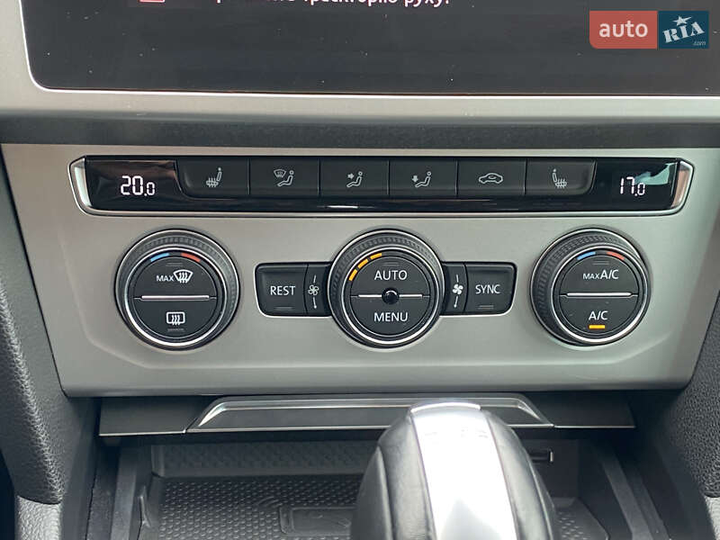 Універсал Volkswagen Passat 2018 в Києві