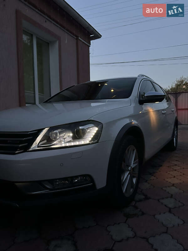 Универсал Volkswagen Passat 2013 в Киеве