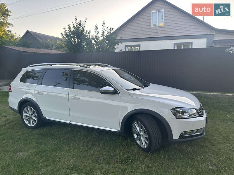 Универсал Volkswagen Passat 2013 в Киеве