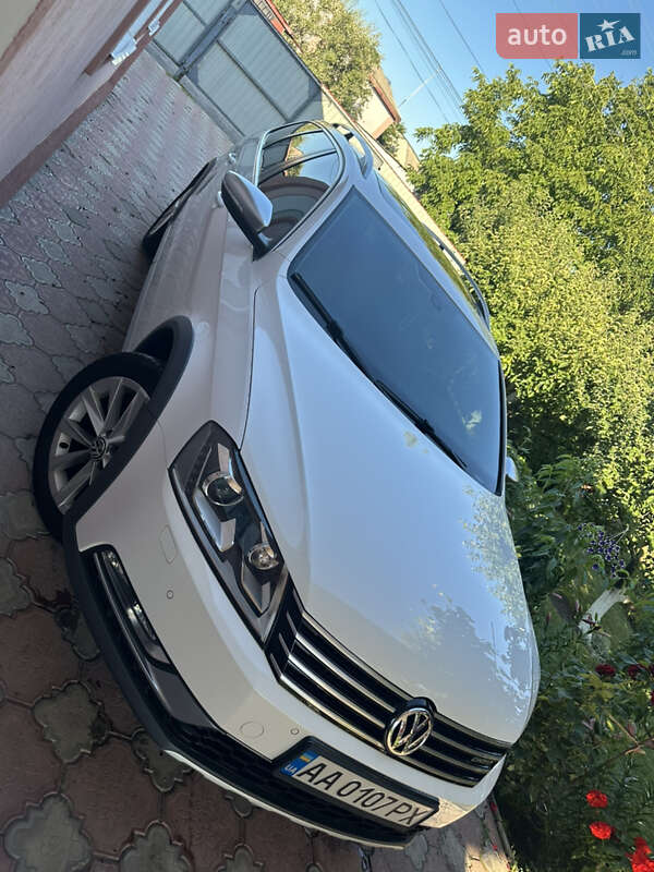 Универсал Volkswagen Passat 2013 в Киеве