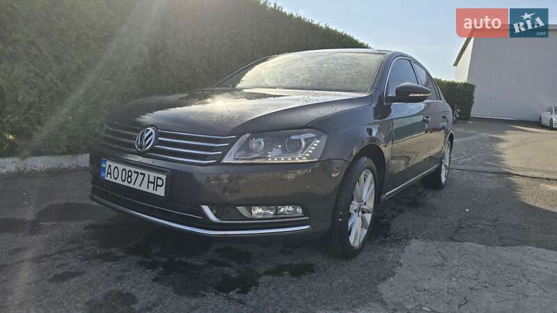 Седан Volkswagen Passat 2011 в Виноградове
