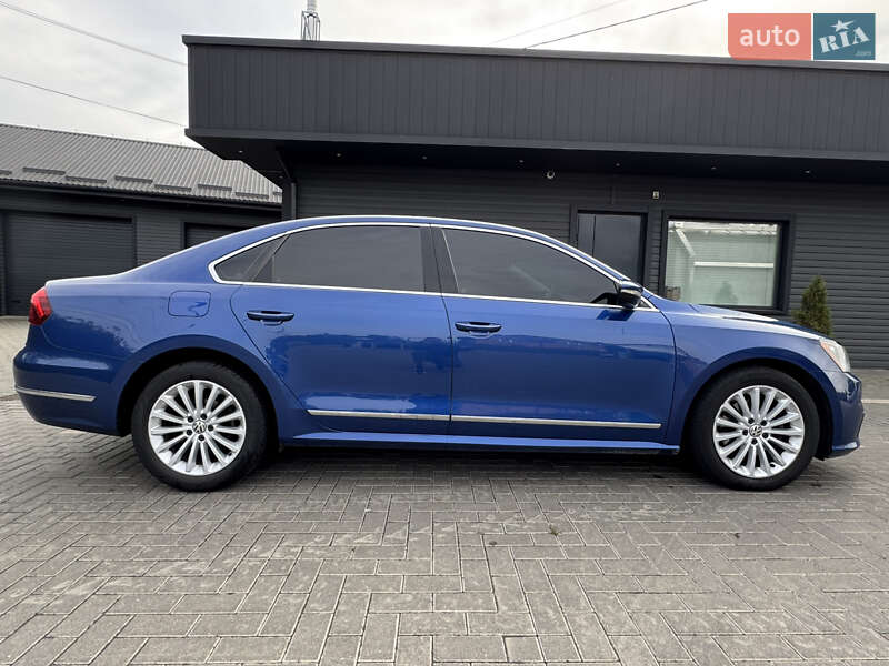 Седан Volkswagen Passat 2016 в Ровно