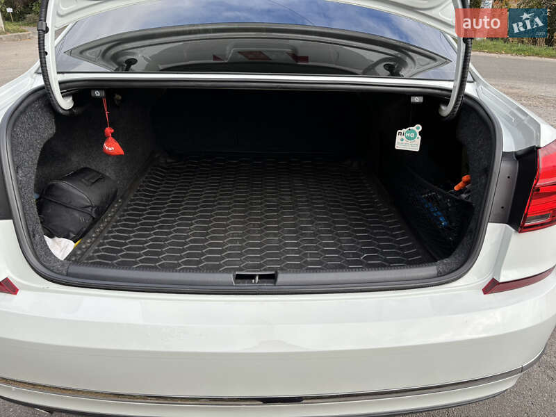 Седан Volkswagen Passat 2016 в Києві фото 8 Седан Volkswagen Passat 2016 в Києві