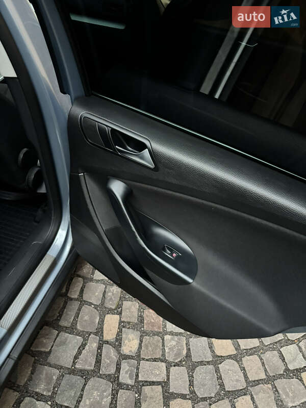 Седан Volkswagen Passat 2010 в Иршаве
