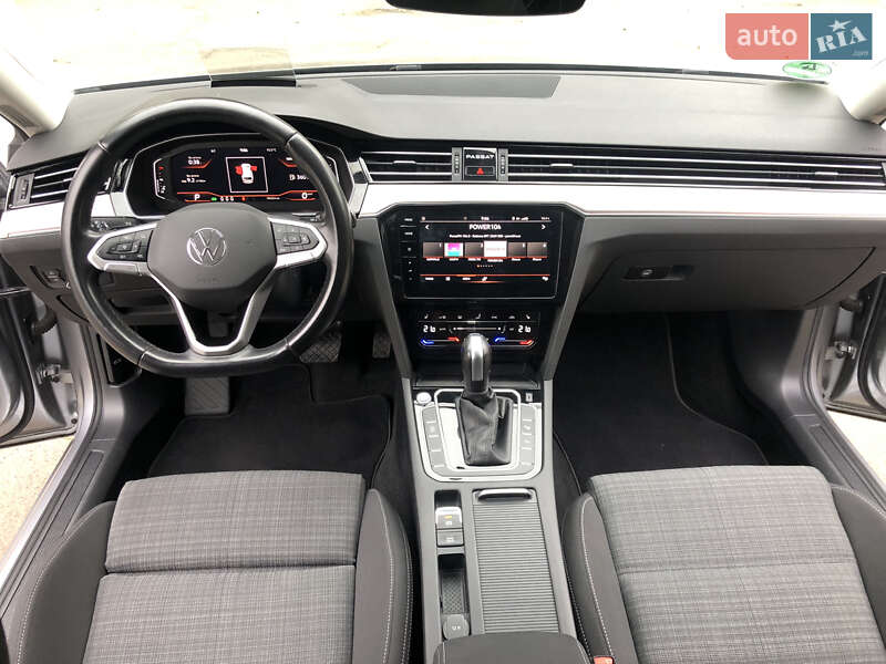 Универсал Volkswagen Passat 2020 в Киеве
