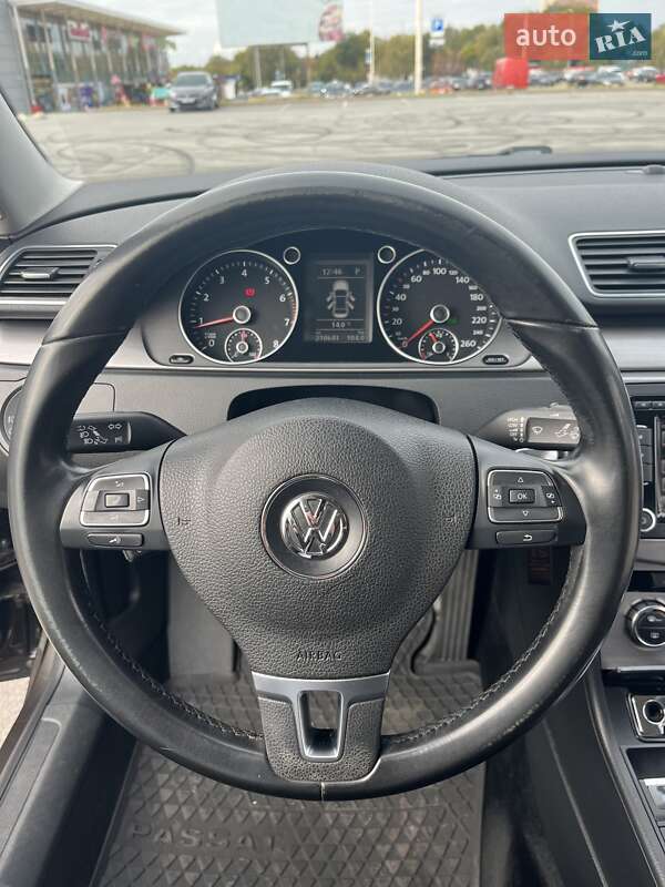Седан Volkswagen Passat 2011 в Запорожье
