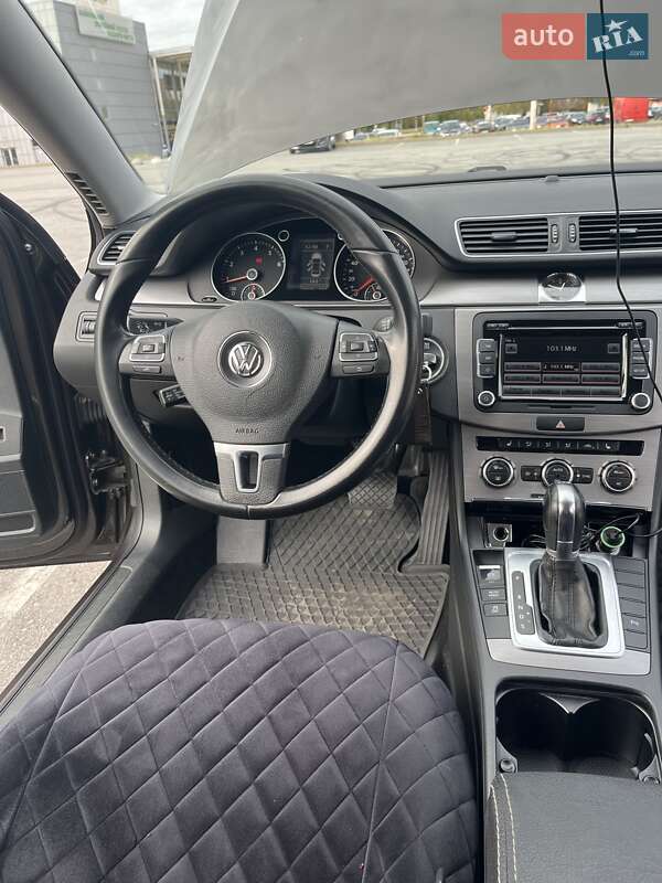 Седан Volkswagen Passat 2011 в Запорожье