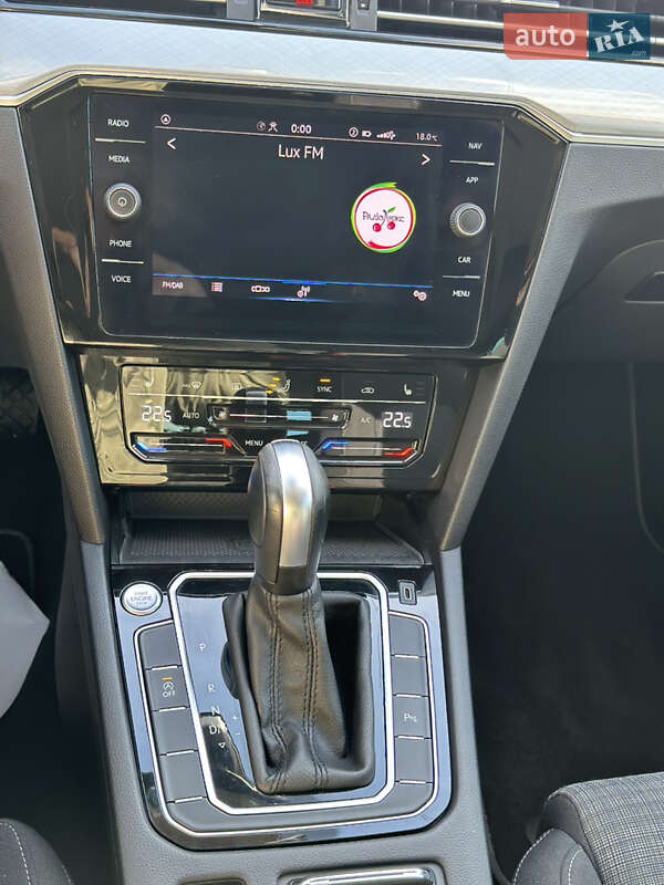 Универсал Volkswagen Passat 2020 в Луцке фото 20 Универсал Volkswagen Passat 2020 в Луцке