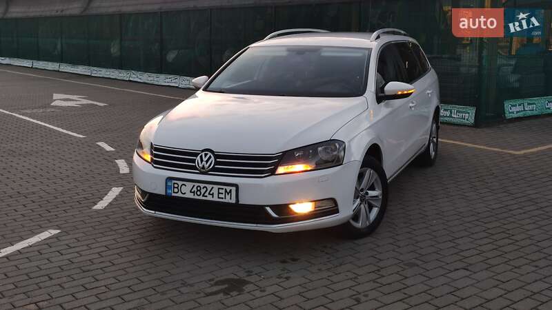 Універсал Volkswagen Passat 2012 в Дрогобичі