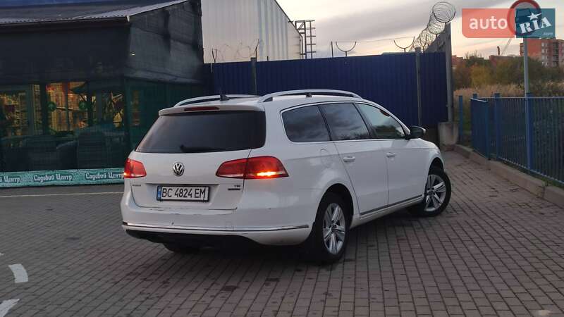 Універсал Volkswagen Passat 2012 в Дрогобичі
