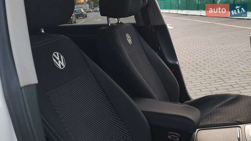 Універсал Volkswagen Passat 2012 в Дрогобичі