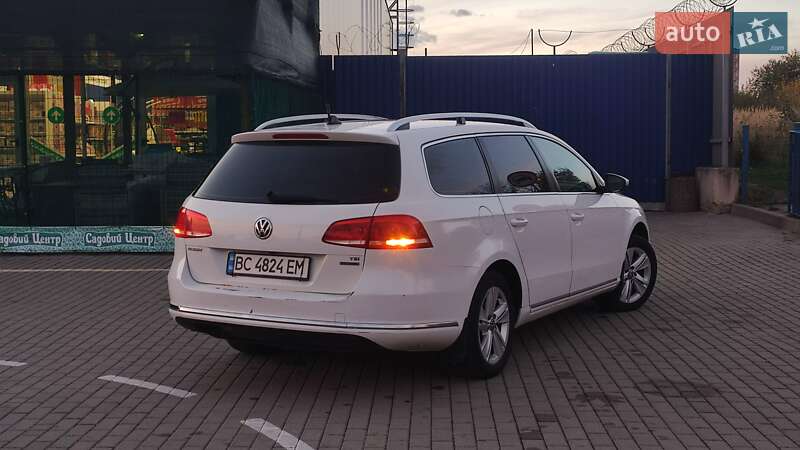 Універсал Volkswagen Passat 2012 в Дрогобичі