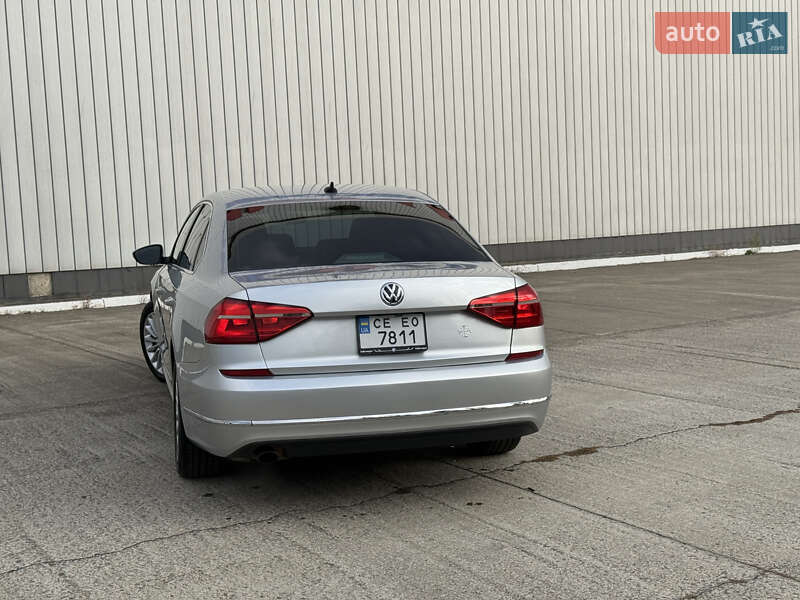 Седан Volkswagen Passat 2015 в Чернівцях