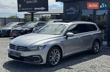 Універсал Volkswagen Passat 2021 в Мукачевому