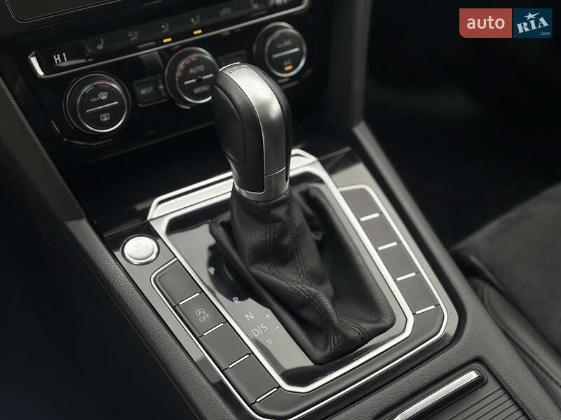 Универсал Volkswagen Passat 2018 в Киеве фото 22 Универсал Volkswagen Passat 2018 в Киеве