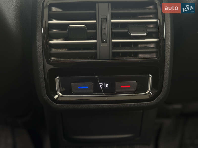Универсал Volkswagen Passat 2018 в Киеве фото 33 Универсал Volkswagen Passat 2018 в Киеве