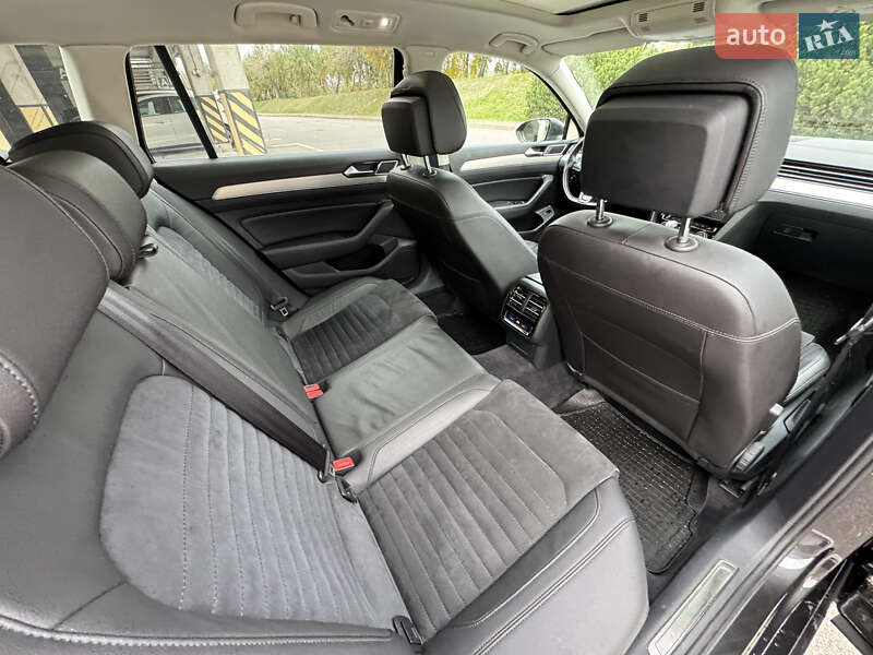 Универсал Volkswagen Passat 2018 в Киеве фото 37 Универсал Volkswagen Passat 2018 в Киеве