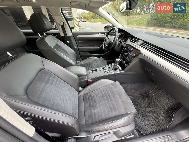Универсал Volkswagen Passat 2018 в Киеве фото 40 Универсал Volkswagen Passat 2018 в Киеве