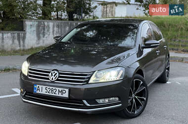 Седан Volkswagen Passat 2013 в Киеве