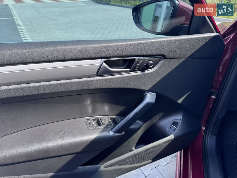 Седан Volkswagen Passat 2016 в Києві фото 9 Седан Volkswagen Passat 2016 в Києві