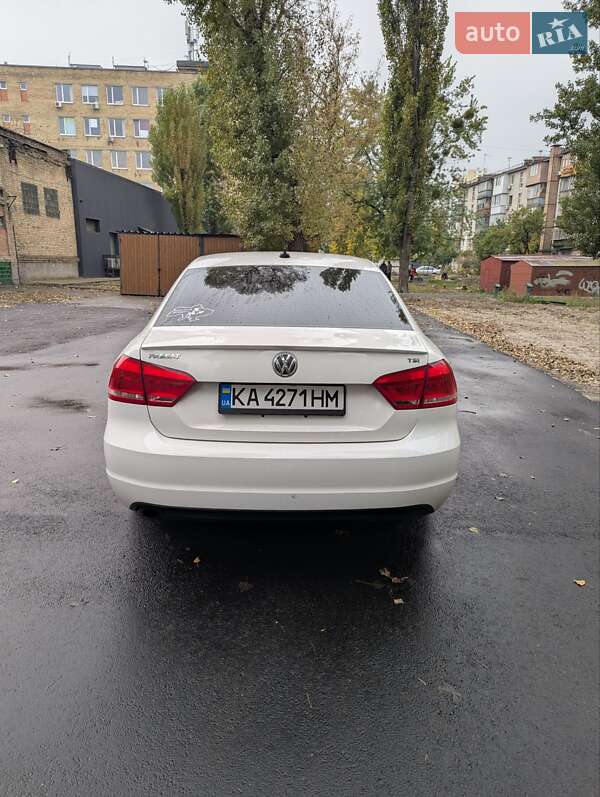 Седан Volkswagen Passat 2015 в Києві