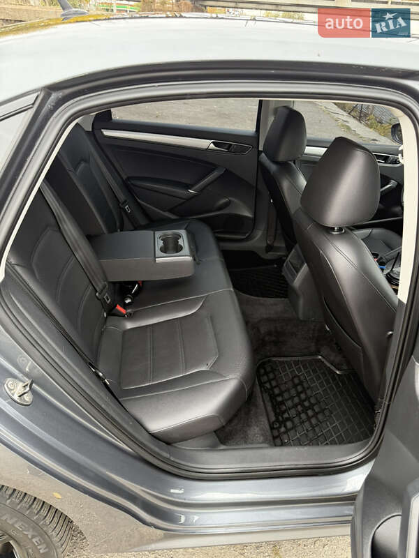 Седан Volkswagen Passat 2016 в Дніпрі