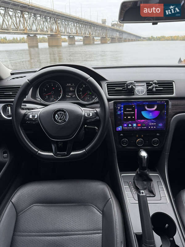Седан Volkswagen Passat 2016 в Дніпрі