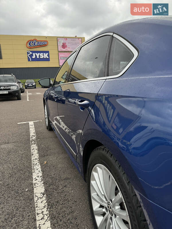 Седан Volkswagen Passat 2017 в Ровно