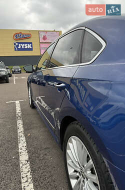 Седан Volkswagen Passat 2017 в 
