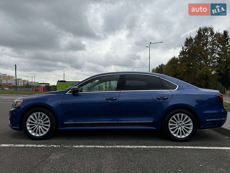 Седан Volkswagen Passat 2017 в Ровно