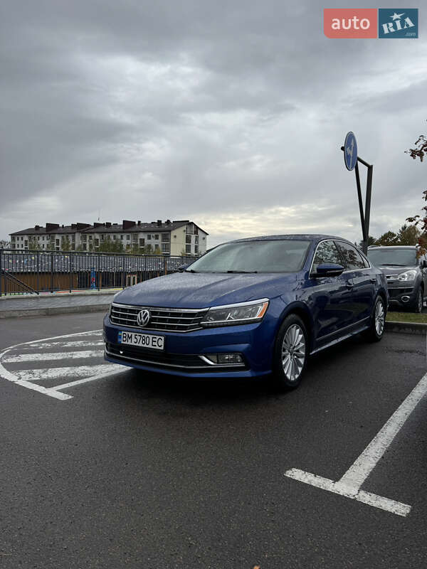 Седан Volkswagen Passat 2017 в Ровно
