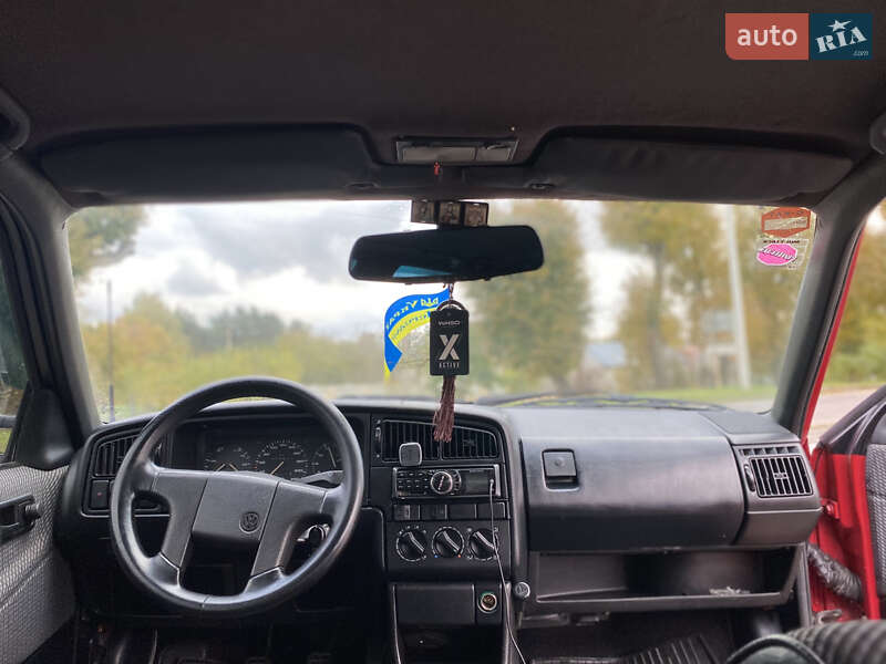 Седан Volkswagen Passat 1992 в Радивиліві