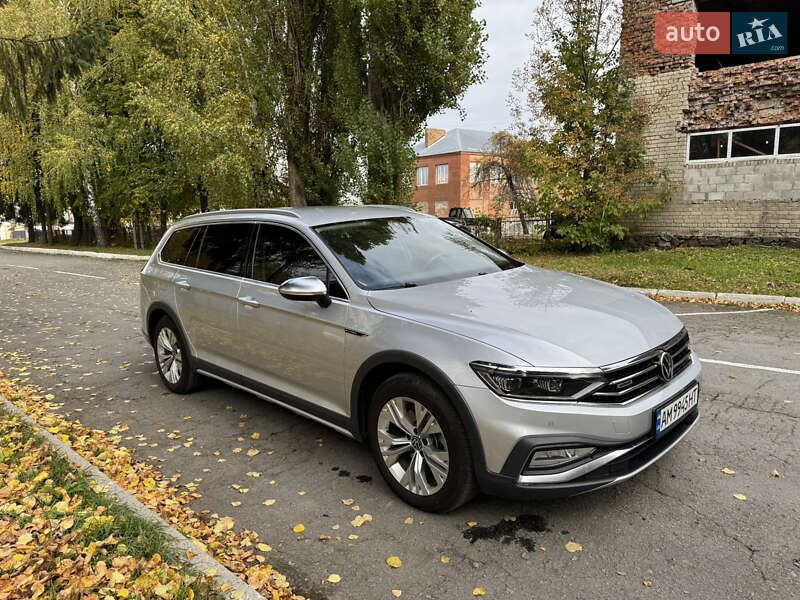 Универсал Volkswagen Passat 2020 в Корце