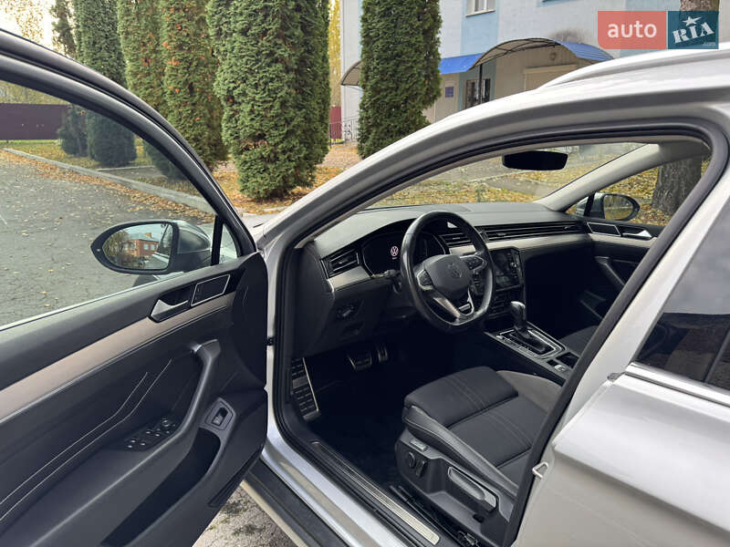 Универсал Volkswagen Passat 2020 в Корце
