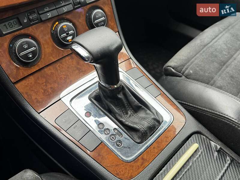 Седан Volkswagen Passat 2006 в Києві