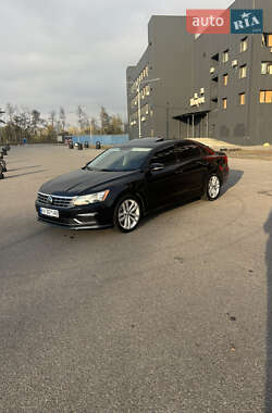 Седан Volkswagen Passat 2018 в Харкові