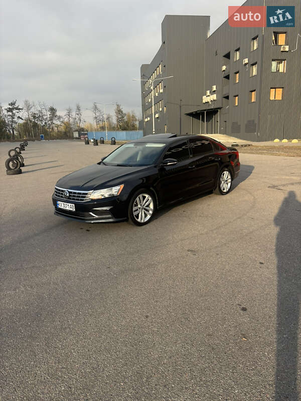 Седан Volkswagen Passat 2018 в Харкові фото Седан Volkswagen Passat 2018 в Харкові